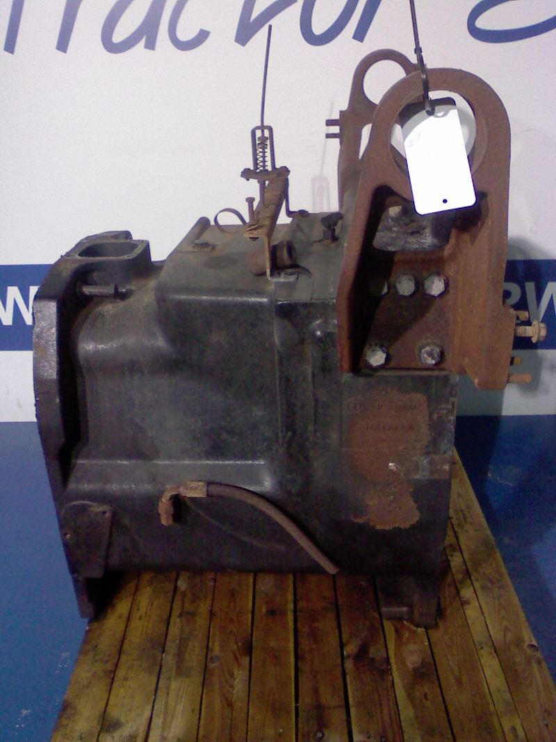 GEARBOXHOUSE - New Holland T8 Series - Image 4