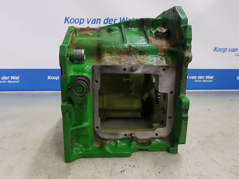 GEARBOXHOUSE - John Deere 6000- 30 4 cyl. - Image 7