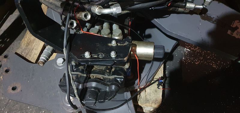 FRONTLOADER - Massey Ferguson Serie 7600 Dyna 6 - Image 21