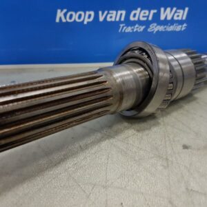 FOURWHEELDRIVEAXLE - John Deere 6000- 30 6 cyl.