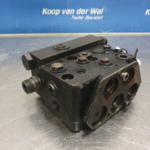 GEARBOXHOUSE - New Holland TSA SERIES 4 cyl.