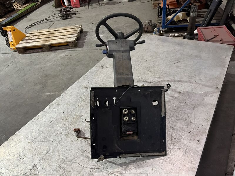 CABINE - Ford 6640 2WD - Image 3