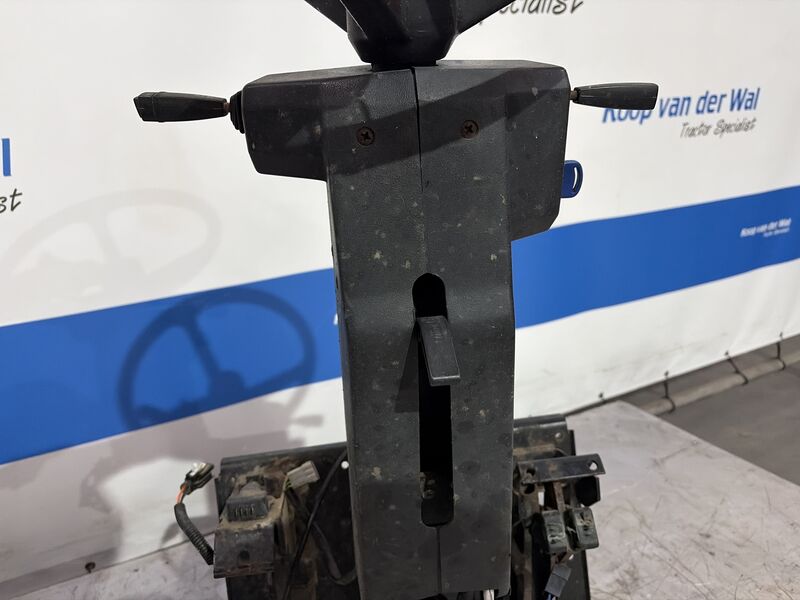 CABINE - Ford 6640 2WD - Image 8