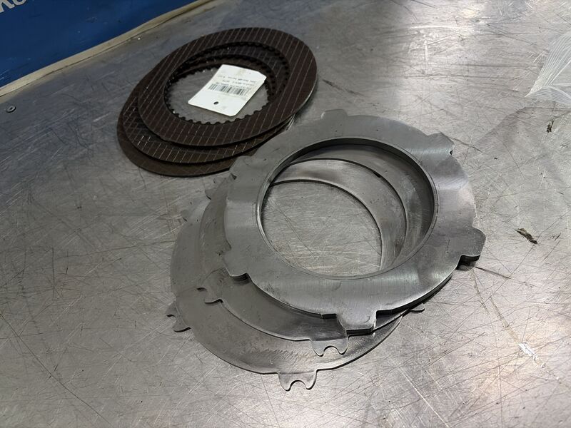 PTO CLUTCH - John Deere 6R Series 4 cyl.