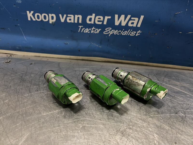 TRANSMISSION - John Deere 6000- 30 4 cyl. - Image 2
