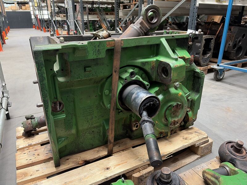 FRONTAXLE - John Deere 8000 Series - Image 7