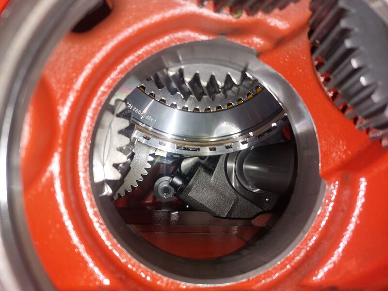 TRANSMISSION COMPLETE - John Deere 6R Series 4 cyl. - Image 4