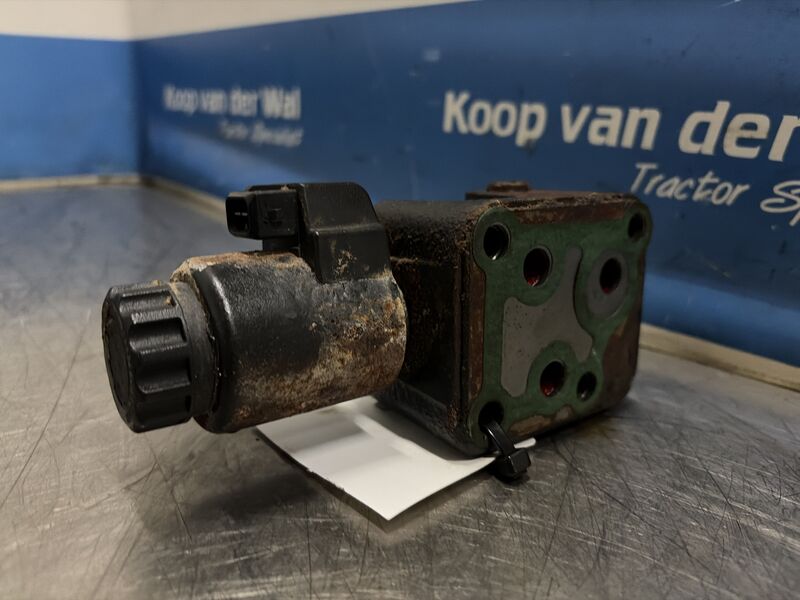 HYDRAULICS - Deutz-Fahr Agrotron 210 - Image 2