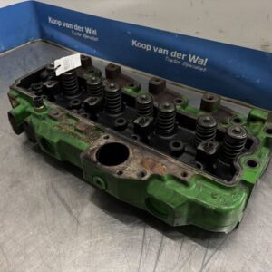 CYLINDERHEAD - John Deere 6000- 30 4 cyl.